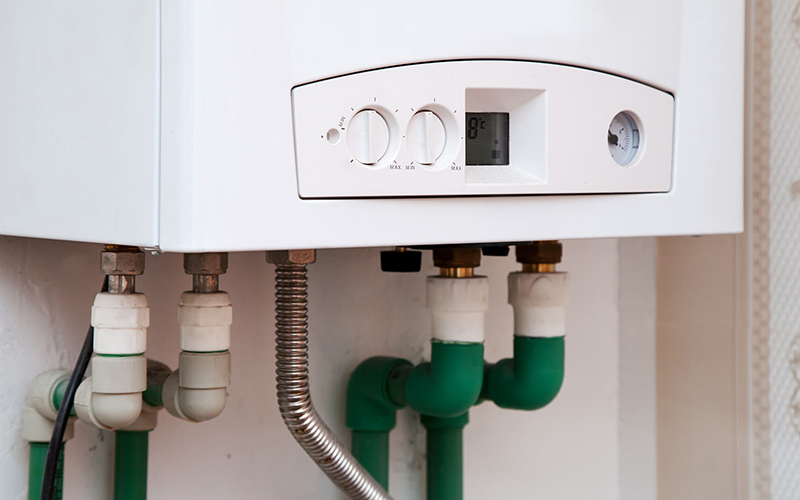 Read more about the article The Advantages of Tankless Water Heaters During Hot Months